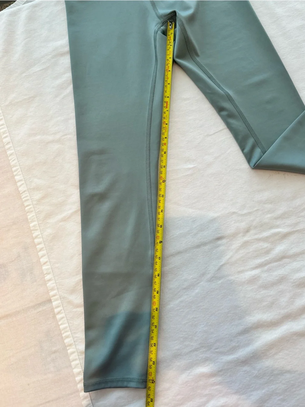 ALO Yoga High-Rise Leggings in Sage